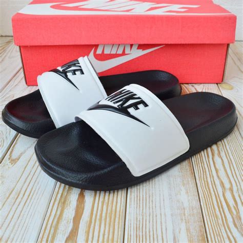 Купить Женские шлепки Nike черные с белым. Женские тапки Найк летние ...