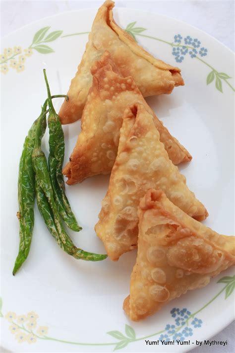 Yum! Yum! Yum!: Samosa ~ Every Indian's Favorite Snack