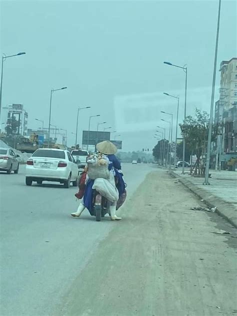 Bella Nam tiến bằng xe máy Hằng Túi tiết lộ tình hình hiện tại của con trai hot girl quỵt tiền