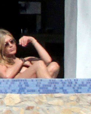 Jennifer Aniston Exposing Her Fucking Sexy Body And Hot Ass In Black Bikini Porn Pictures XXX
