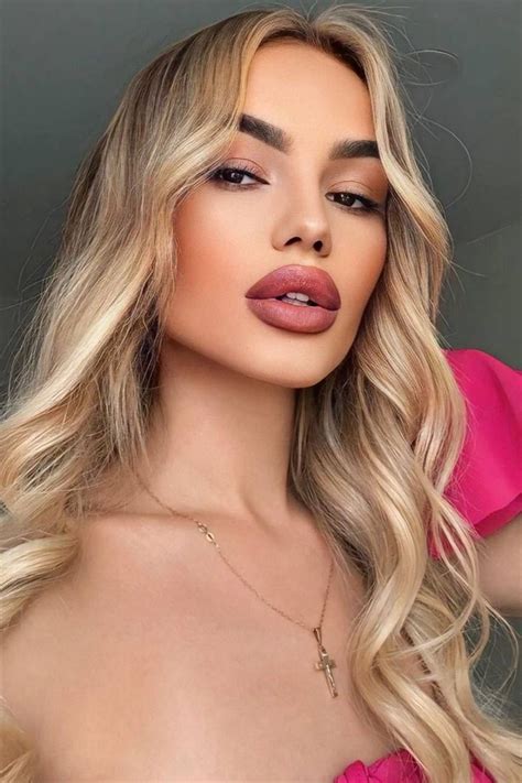 Beautiful Yulia Y O From Kharkov With Blonde Hair Id Ladadate