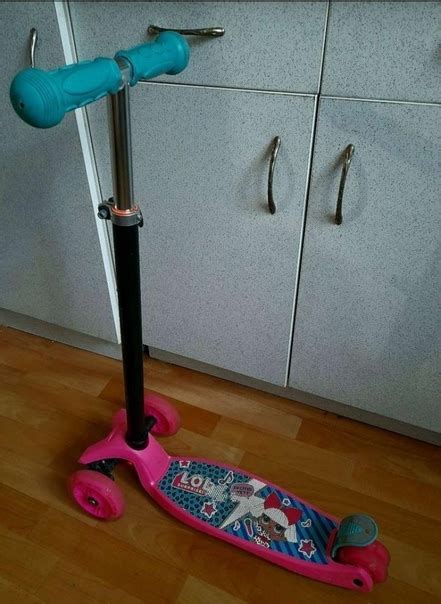 Лёгкий, удобный самокат, на заднем колесе тормоз, регулируется по ...