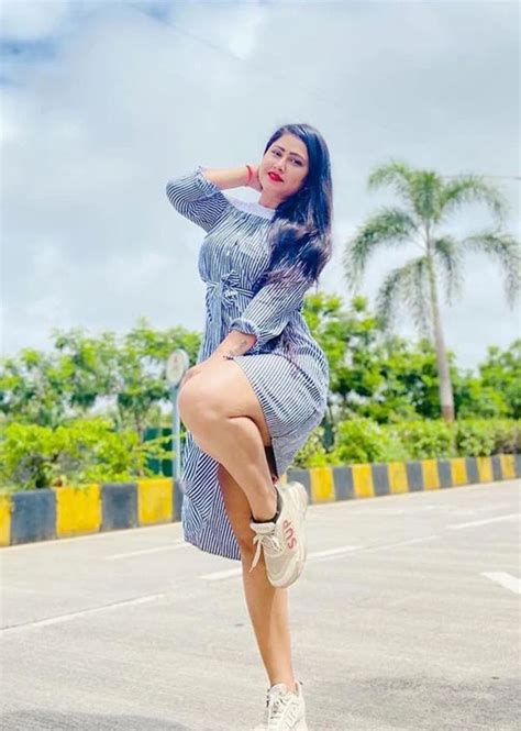 45 Hot Photos Of Priyanka Pandit Bhojpuri Actress Wiki Bio Movies Instagram MMS Scandal