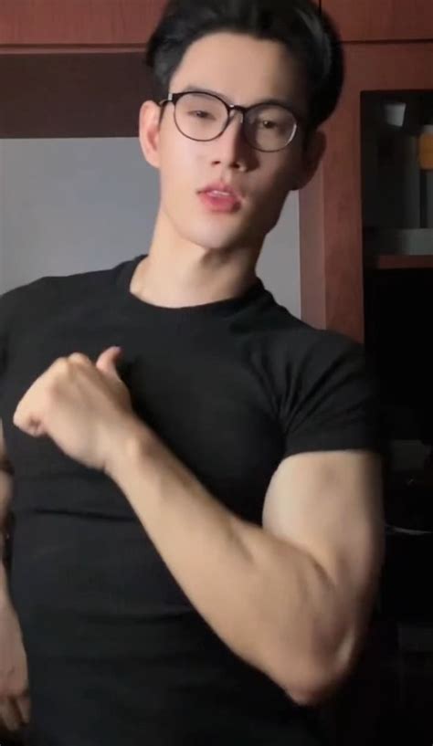 Pavelphoom Pavel Naret Pit Babe Fluent English Living In New Zealand