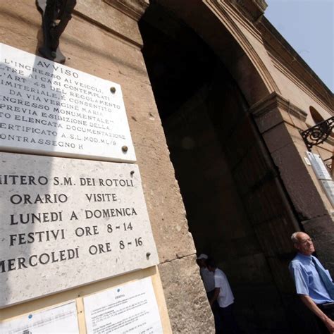 Palermo Lacrime Ai Funerali Del Tredicenne Morto Suicida Giornale Di