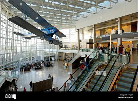 Sea tac airport hi-res stock photography and images - Alamy