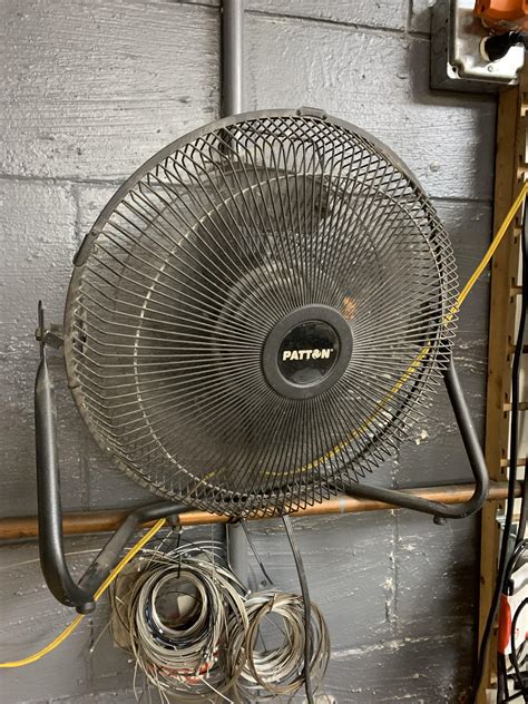 Its Sooo Hot In Here Scrolller