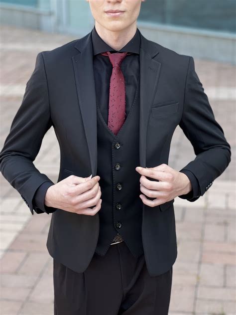 Мужской костюм-тройка чёрного цвета. Арт.:7074 – купить в магазине ...