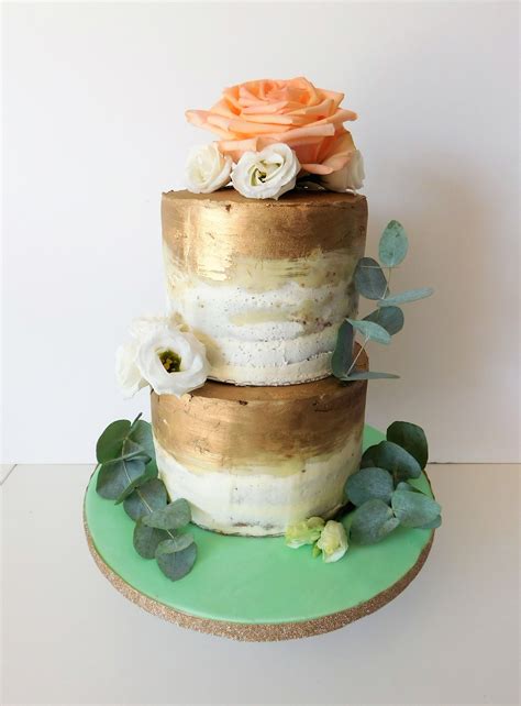 Gold naked cake Cake design Gâteau de rêve Gâteau à étage