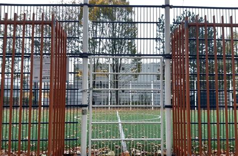 Paris le roi du porno amateur et le policier véreux règlent leurs comptes au quartier VIP de