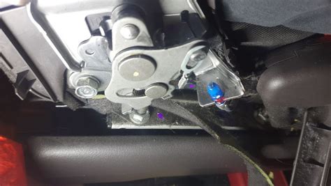 Левое кресло среднего ряда не откидывается сиденье. — Honda Freed (2G ...