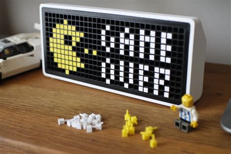 unique customizable pixel box  desk  par printedguy telechargez