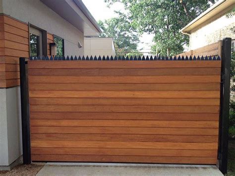Side Mount Metal Security Fence Wall Spikes Anti Climb Fence Spikes