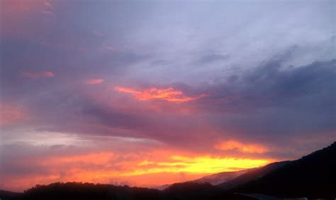 Weather patterns explain why every Charlotte NC sunrise looks different 6