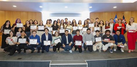 Entregan 165 nuevas becas de excelencia académica a estudiantes para 2024