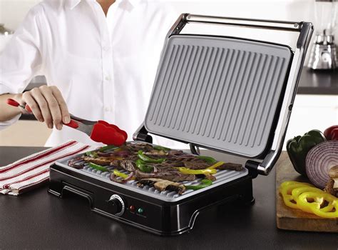 how to clean panini press