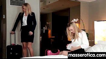 Teen Mange E Chatte De Milf Lors D Trio Huileux XVIDEOS