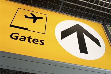 Woman with Alzheimer’s left at wrong airport gate, misses flight