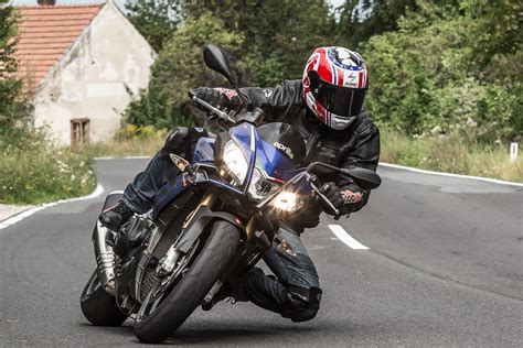 Power Naked Bike Test Aprilia Tuono V RR Vs BMW S R Vs Yamaha MT