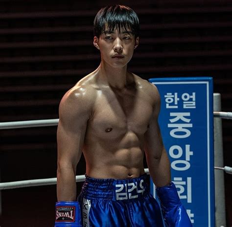 NYSocBoy S Beefcake And Bonding Bloodhounds Strong Gay Subtext Among Korean Boxers