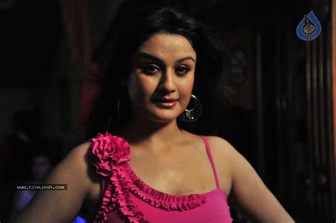 Sonia Agarwal Hot Pics Photo Of