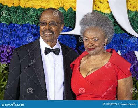 Hot Sexy Hattie Winston Bikini Pics