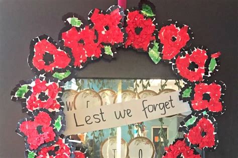 Easy poppy wreath for remembrance day – Artofit