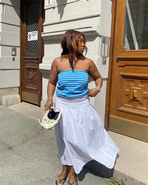 A Visual Guide to TikTok's Viral "Wrong-Shoe Theory" | Who What Wear