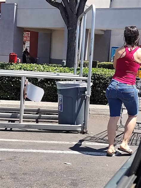 Gorgeous Latina Milf Short Shorts Parking Lot Short Shorts Volleyball Forum