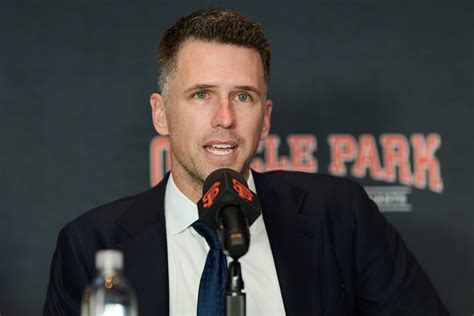 Buster Posey Takes Unpopular Stand Backing Giants Coaches as Losses