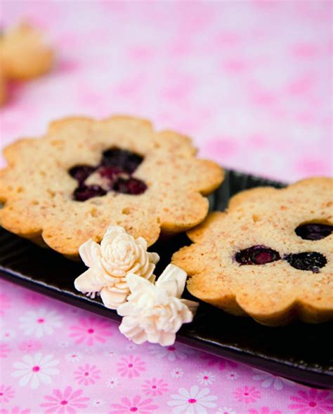 Bánh hạnh nhân việt quất Blueberry almond cakelets Kokotaru