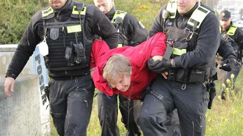 Letzte Generation Polizei Nimmt J Hrigen Aktivisten In Gewahrsam