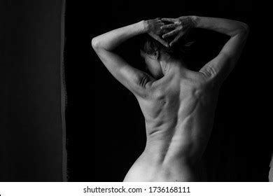 Beautiful Naked Woman Standing Her Back Stock Photo 1736168111 Shutterstock