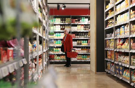 Покупатель испортил товар в магазине — кому отвечать за ущерб?