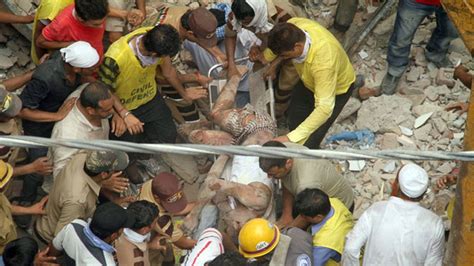 Al Menos Siete Muertos Al Derrumbarse Un Edificio Presuntamente Ilegal