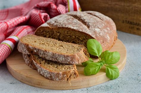 Черный хлеб из ржаной и пшеничной муки в духовке рецепт фото пошагово и ...