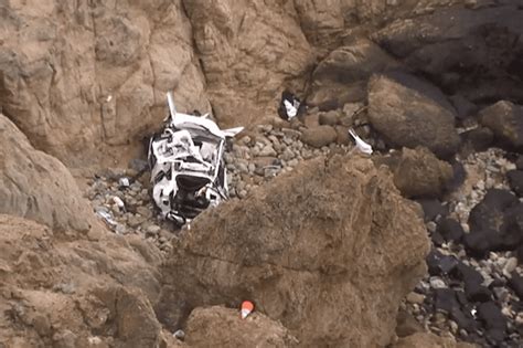 Say What Now Driver Of Tesla That Went 250 Feet Over Calif Cliff