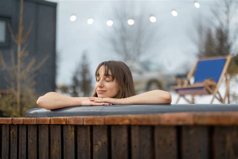 Going For A Dip In The Hot Tub Can Relieve Back Pain Spine Docs