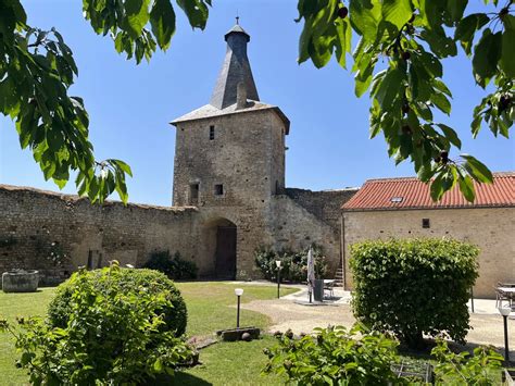 Beauxvillages Immobilier - Médiéval rénové château fort surplombant la ...