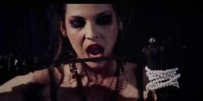 Em Uma Noite Escura As Rosas Sao Amarelas Nude Scenes Aznude