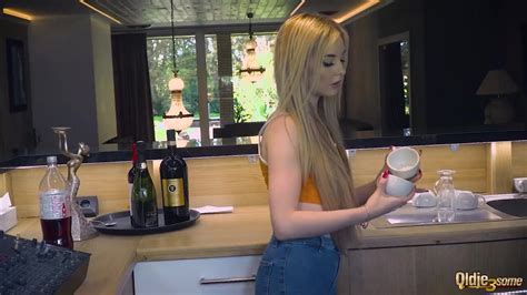 Xvideos Aggressive Slutty Blondes Fucking Lucky Crown Cnn Amador