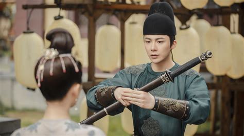 Hot boy hát hay cao 1m87 bị chê xấu trai không xứng với Triệu Lộ Tư trong Trường Ca Hành