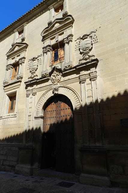 Portada De Antigua Universidad De Baeza En Calle San Juan De Vila Ja N