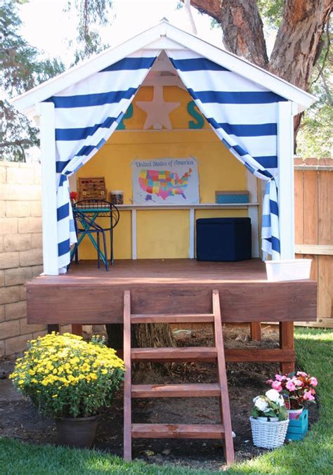 20 Cheerful Outdoor Kids Playhouses | HomeMydesign