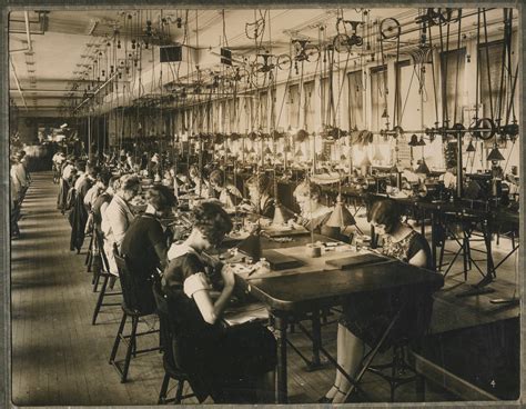 Women Working In A Factory Ca 1920s Vintage Everyday