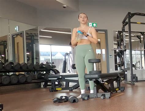 Gym Blonde In Tight Green Leggings Part 2 Spandex Leggings Yoga Pants Forum