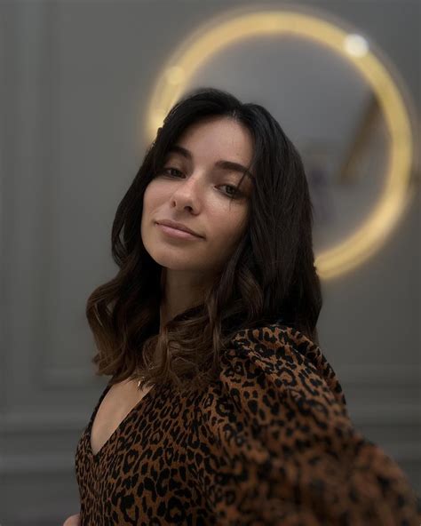 Как по сценарию классического расставания - наша героиня отстригла ...