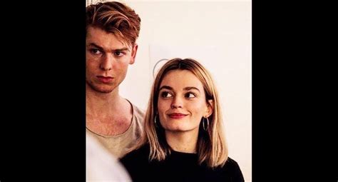 Series Emma Mackey La Doble De Margot Robbie Que Deslumbra En Sex Educati Noticias El