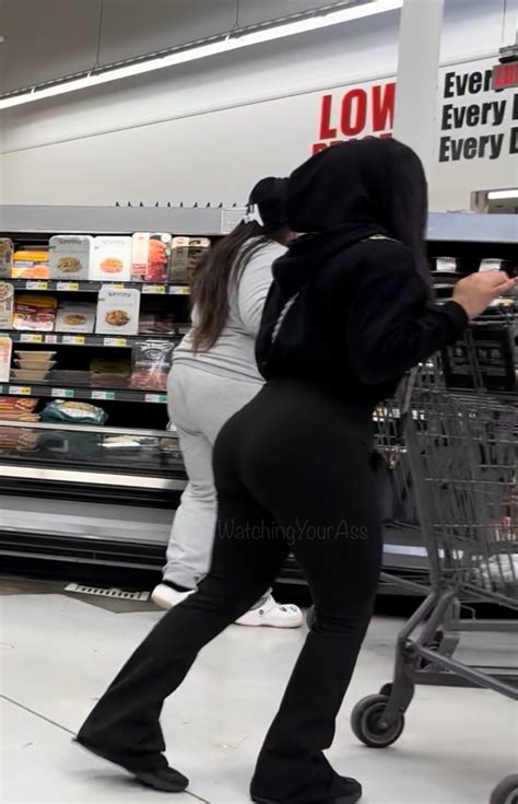 Lil Short Shawty Latina In Grocery Store OC Spandex Leggings Yoga Pants Forum