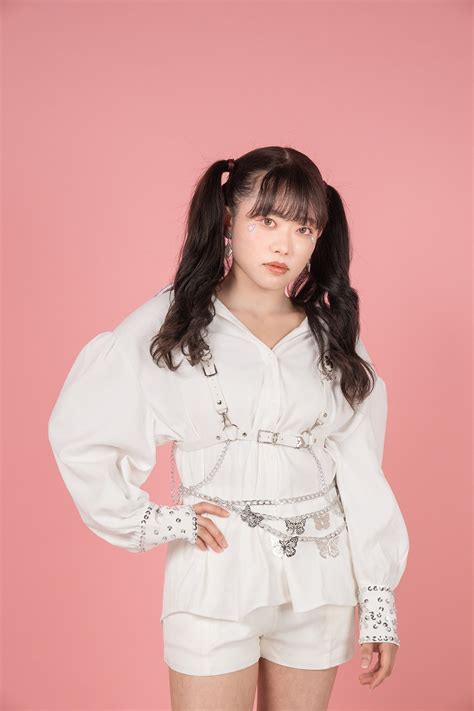 ЯanaB アンケートインタビュー Rilla編 - 特集 | アイドル・ガールズポップ＆ロック専門情報サイト「ガルポ！」